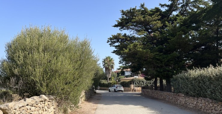 Strada dopo parcheggio